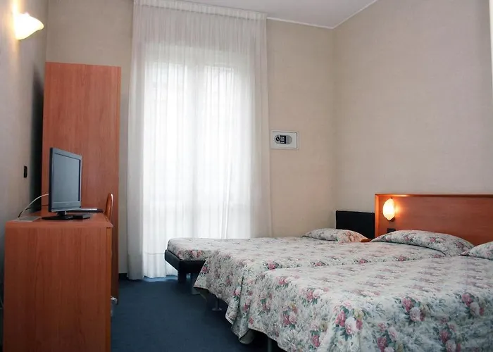 Engadina Szálloda Como