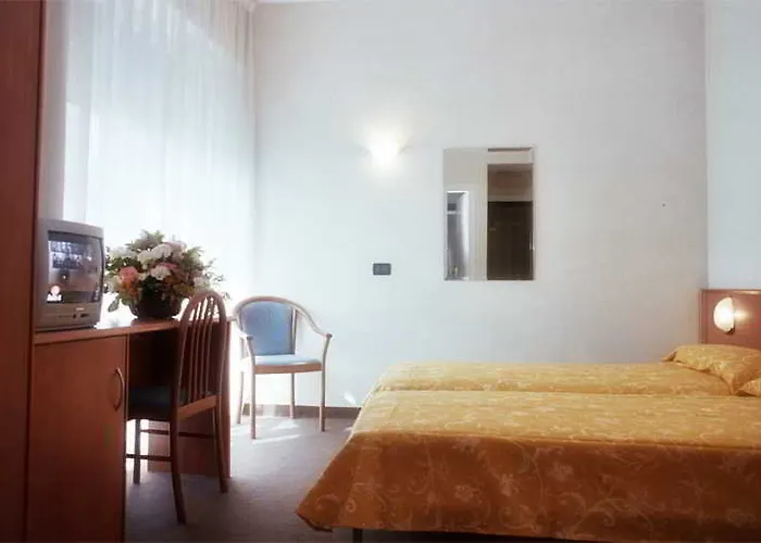 Engadina Hotel Côme