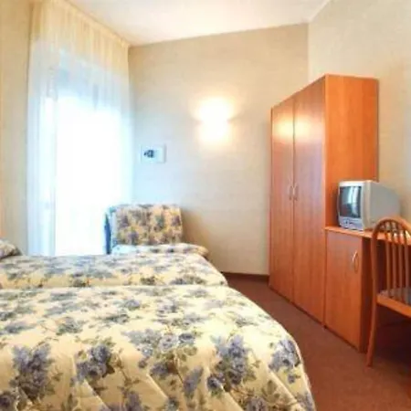 Hotel Engadina 3*