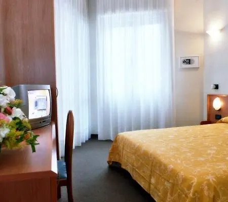 Engadina Hotel Como